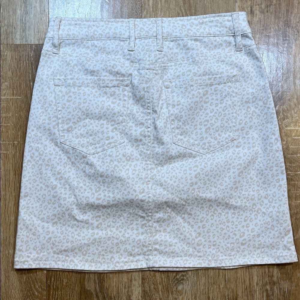 Tommy Bahama Short Skirt Coconut Size 4 Animal Print Cream Stretch Mini EUC - Picture 6 of 13